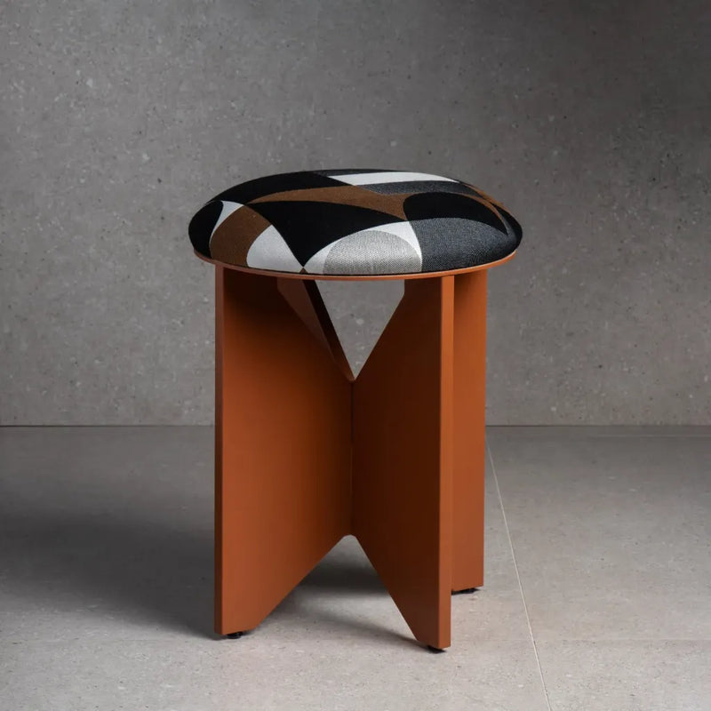 Ottoman X שרפרף ג׳ינג׳ר סמית